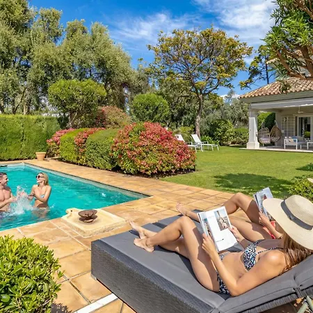 Βίλα Vacation I Guadalmina Golf Front Villa, Private Pool, Close To The