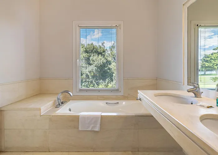 Βίλα Vacation I Guadalmina Golf Front Villa, Private Pool, Close To The *